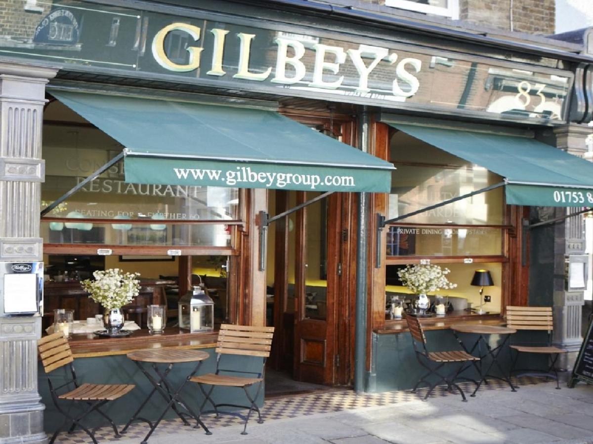 Bed and Breakfast Gilbey'S Bar, Restaurant & Townhouse Виндзор Экстерьер фото